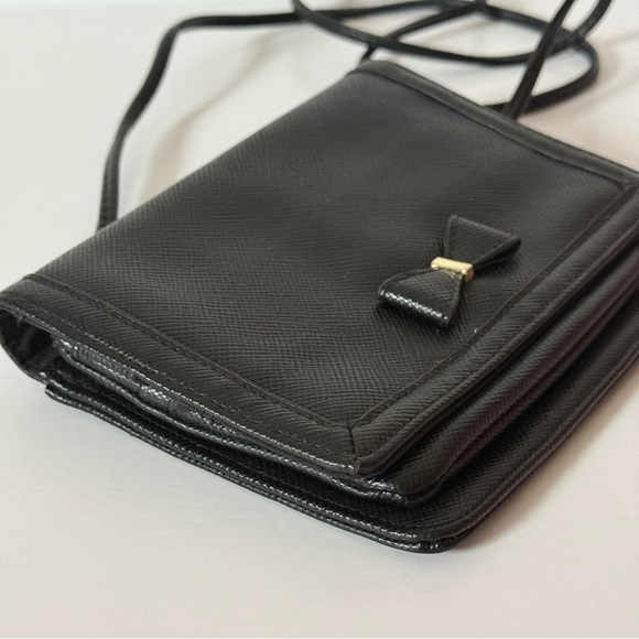 Elegant Black Bow Accent Bag Crossbody - Picture 4 of 11